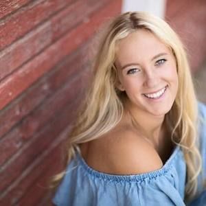 Meet your Posher, Makena